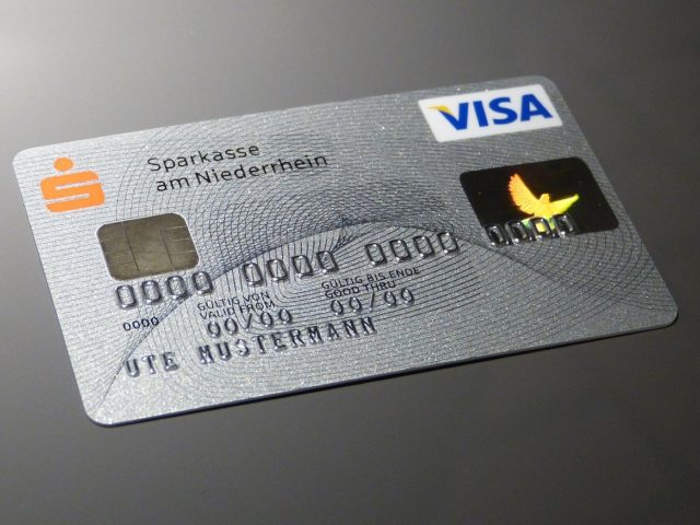 Retraits gratuits en Europe : Wise, Revolut, N26 comparés