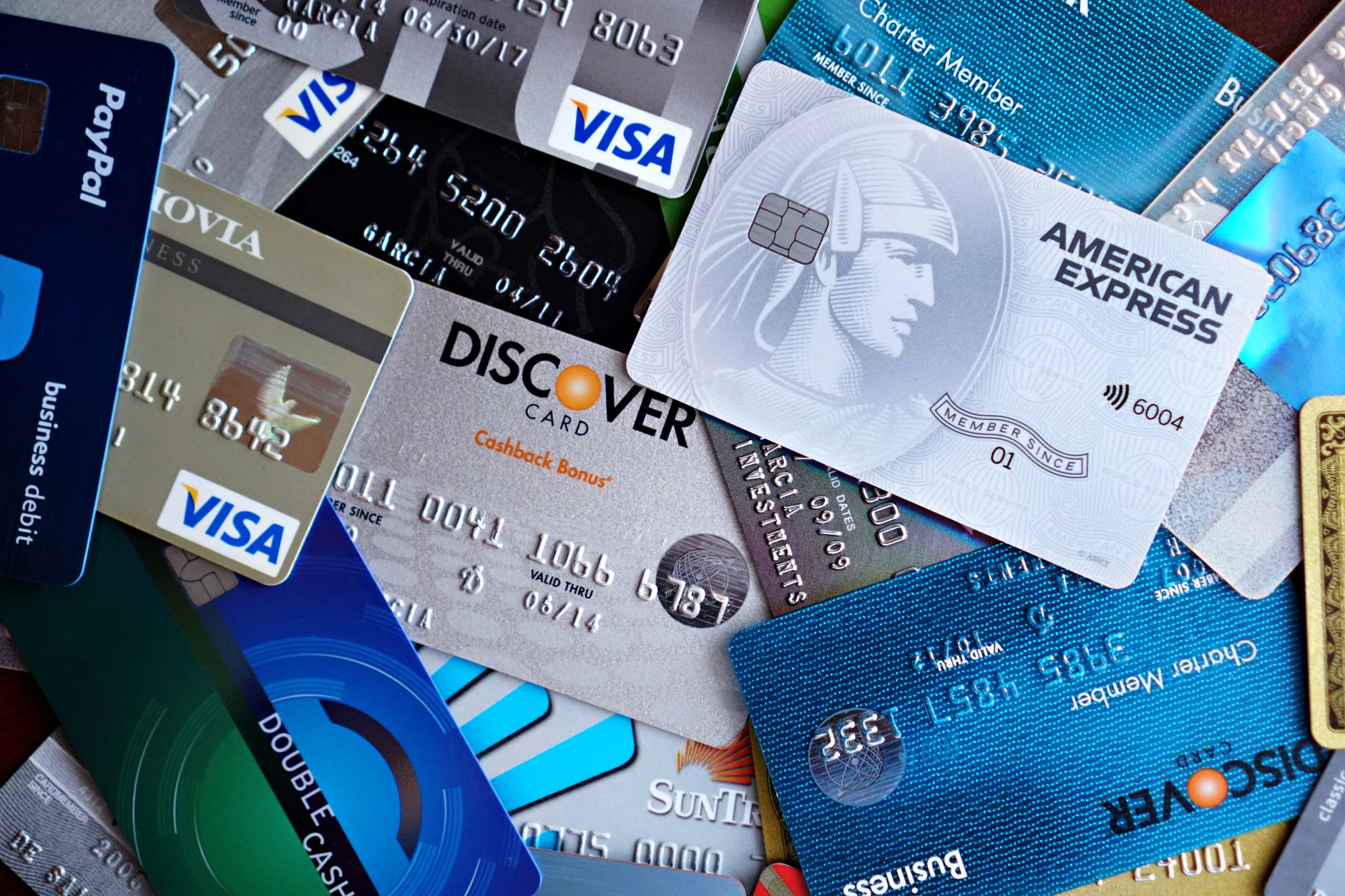 Quelle carte bancaire choisir pour voyager sans frais